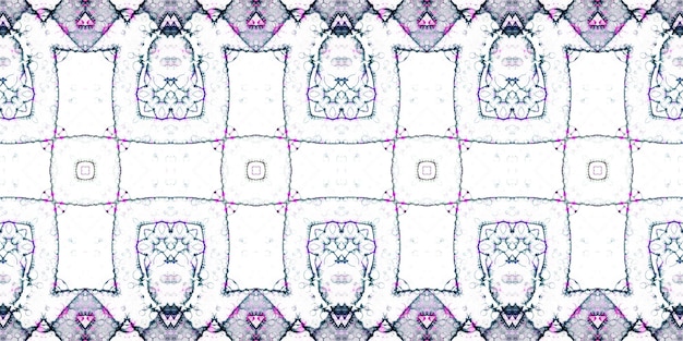 haft geometryczny na lnianej tkaninie