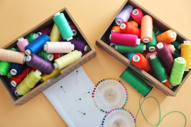 zestaw do haftu w pudełku